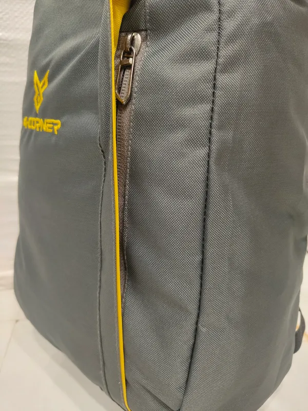 Black_Polyester_Casual_Backpack_for_Unisex