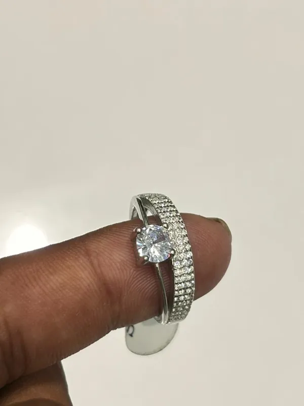 Silver_Tone_Solitaire_Style_Ring_for_Women