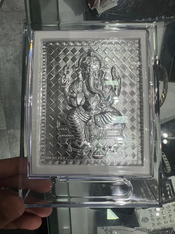Silver_Traditional_Embossed_Ganesh_Plaque