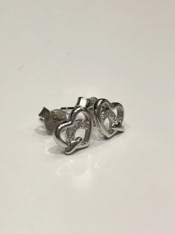 Silver_Heart_Stud_Earrings_for_Women