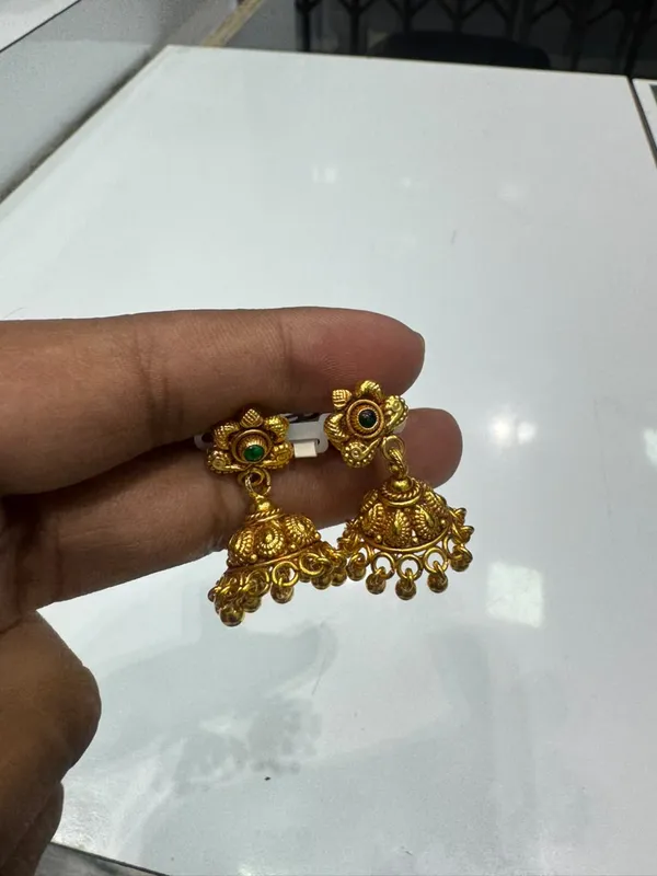 Gold_Tone_Traditional_Jhumka_Earrings_for_Women