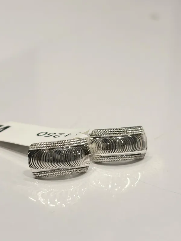Silver_Metal_Textured_Cufflinks_for_Men
