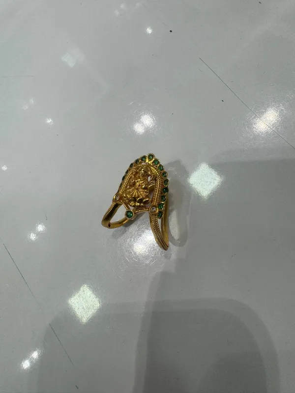 Gold_Tone_Green_Stone_Temple_Pendant