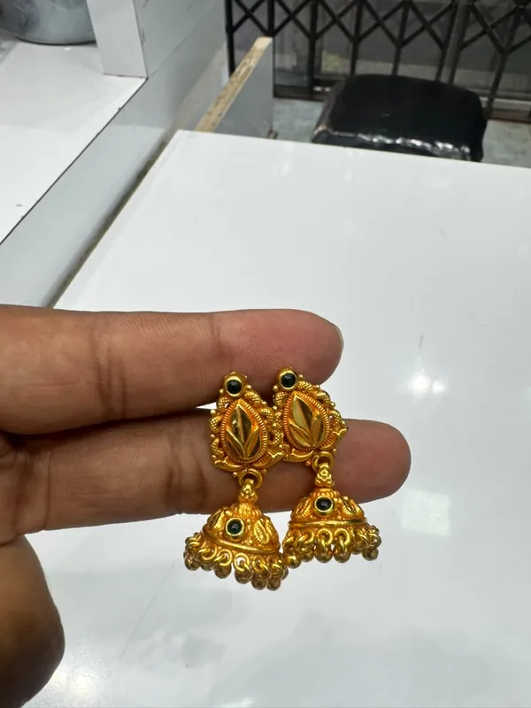 Gold_Tone_Traditional_Jhumka_Earrings_for_Women