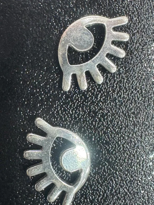 Silver-Tone_Eye_Design_Earrings_For_Women