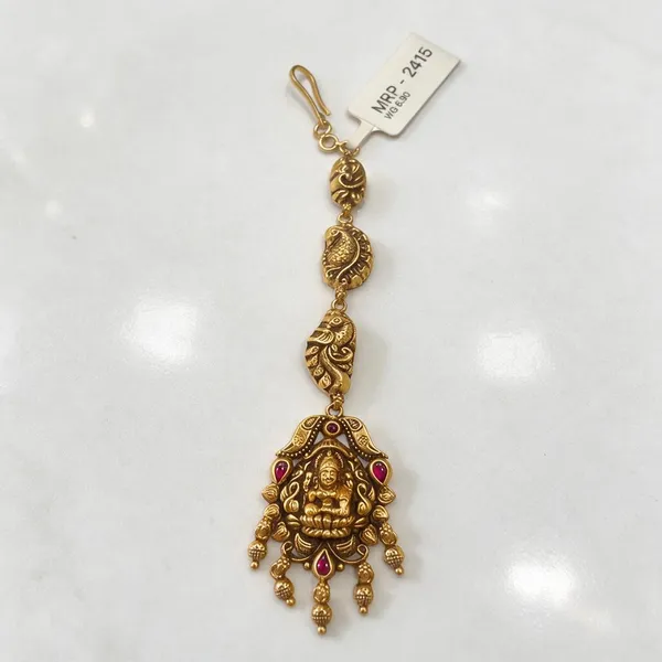 Gold_Elegant_Design_Temple_Mangtika_For_Women