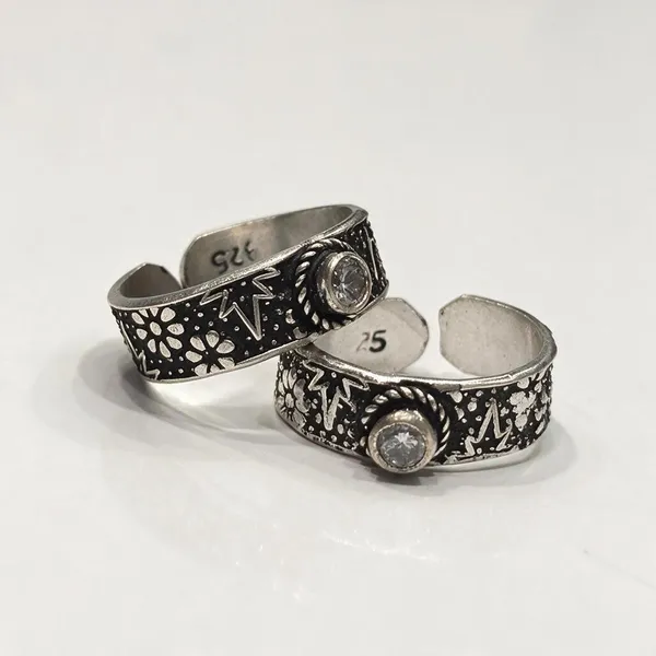 Silver_Tone_Oxidised_Adjustable_Toe_Rings_For_Women