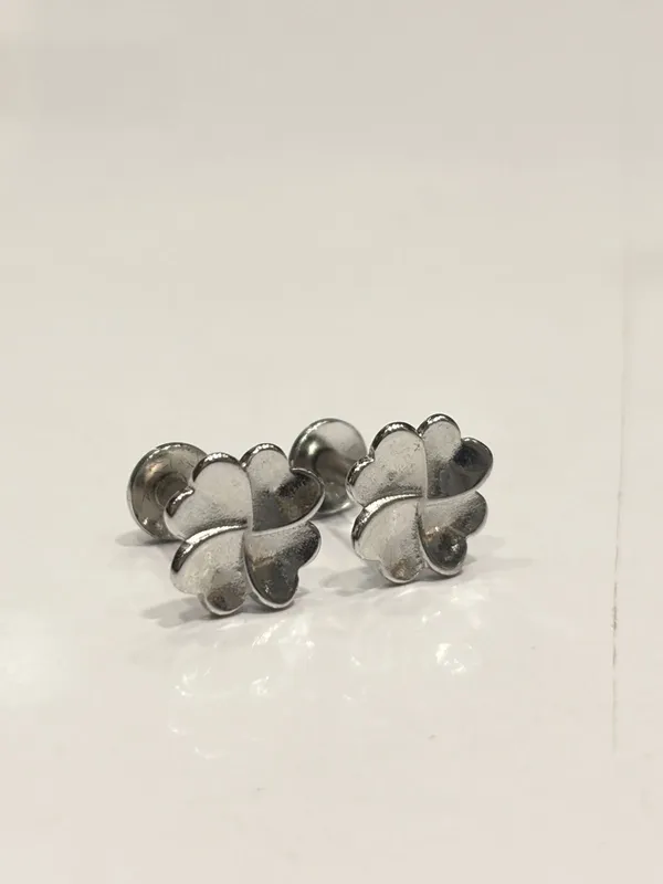 Silver-Tone_Floral_Stud_Earrings_for_Women