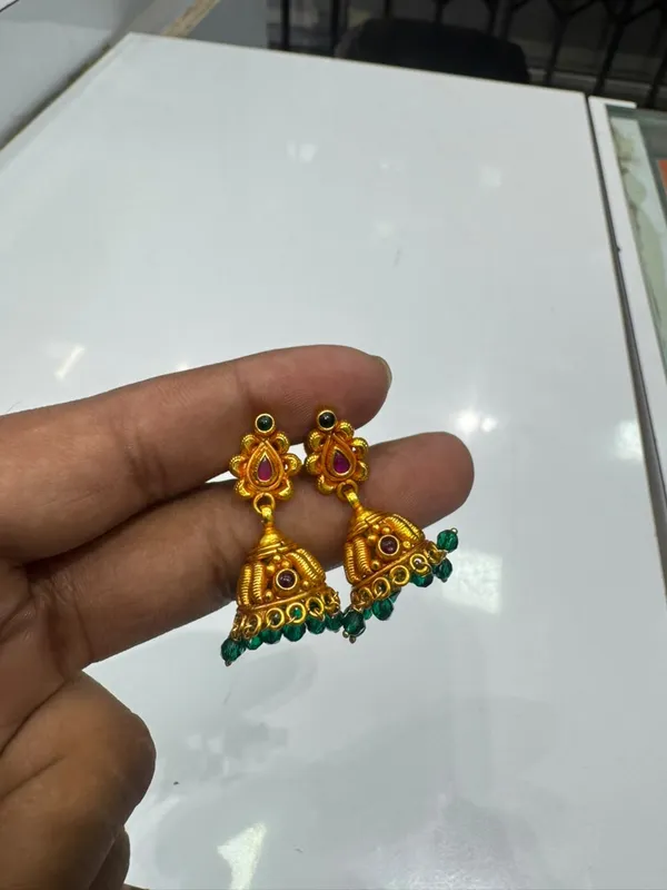 Gold_Tone_Traditional_Jhumka_Earrings_for_Women