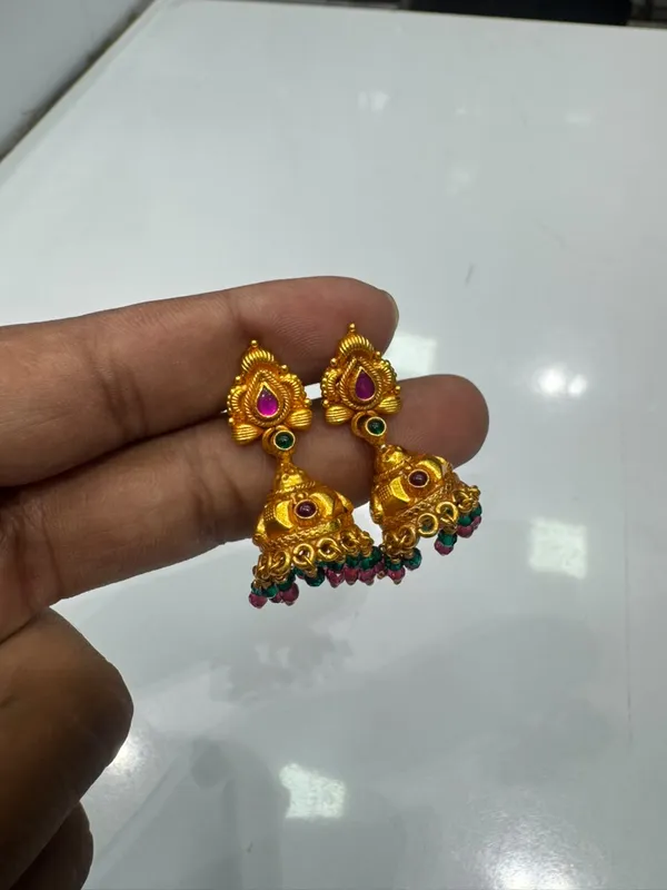 Gold_Tone_Traditional_Jhumka_Earrings_for_Women