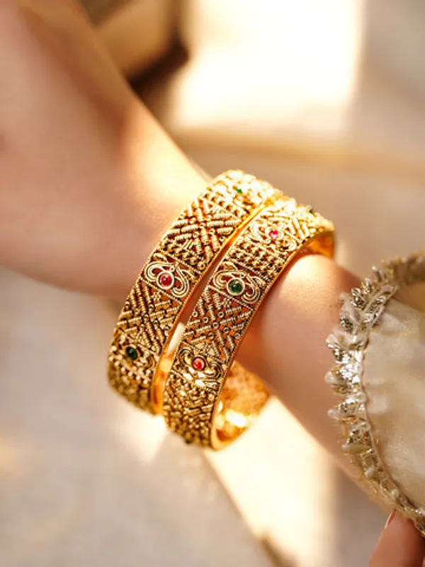 Antique_Gold_Plated_Stone_Accented_Ethnic_Bangles_For_Women