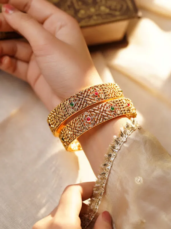 Antique_Gold_Plated_Stone_Accented_Ethnic_Bangles_For_Women