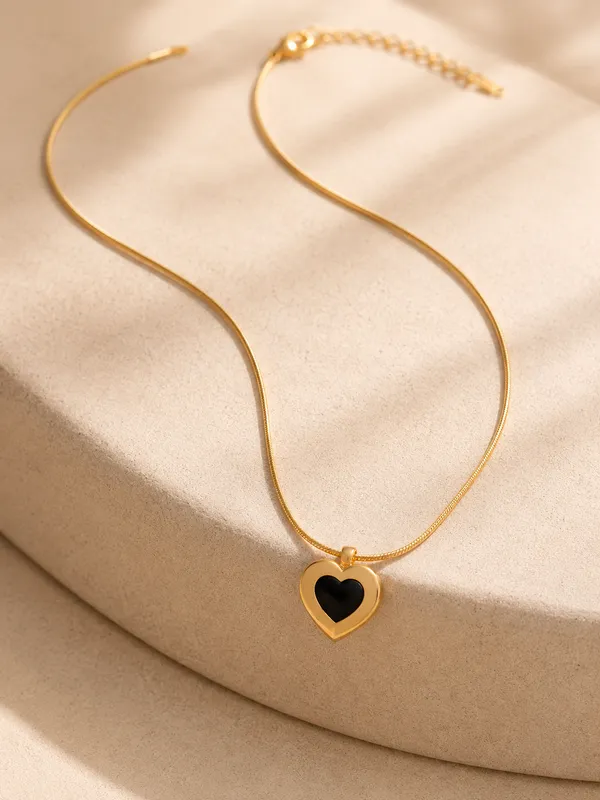 Gold_Black_Enamel_18K_Plated_Heart_Pendant_Necklace_For_Women