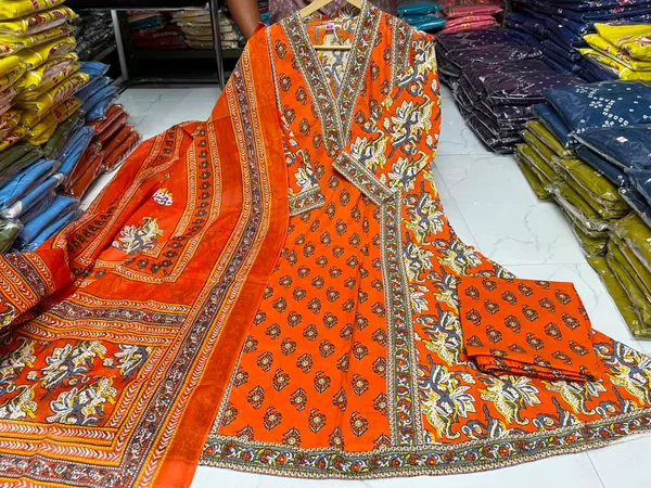 Orange_Printed_Ethnic_Kurta_Set_for_Women