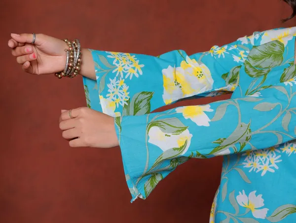 Blue_Floral_Print_Long_Sleeve_Tunic_Top_for_Women