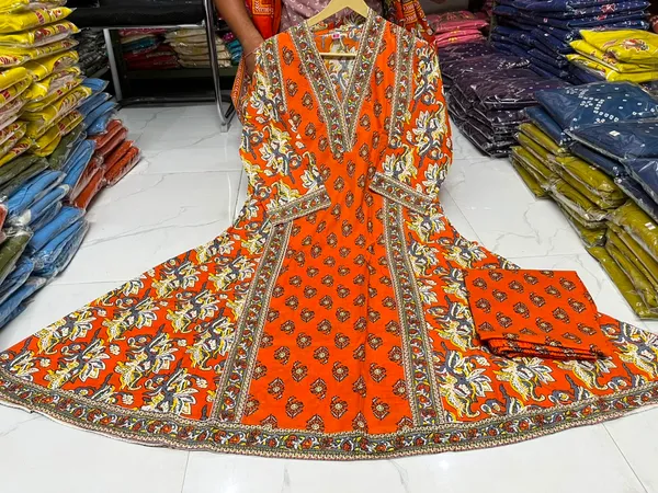 Orange_Printed_Ethnic_Kurta_Set_for_Women