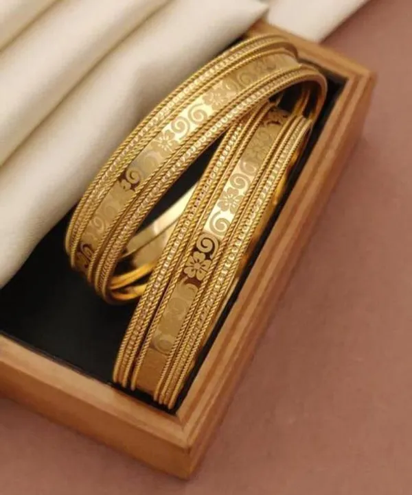 Gold_Tone_Engraved_Floral_Bangle_Set_For_Women