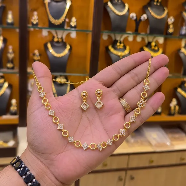 Gold_Tone_Geometric_Necklace_And_Earrings_Set_For_Women