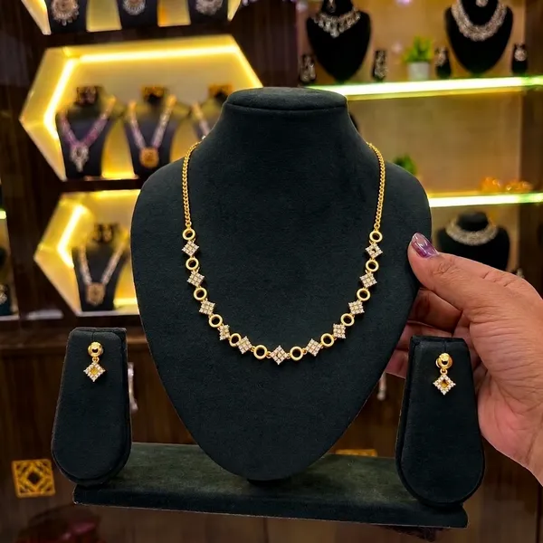 Gold_Tone_Geometric_Necklace_And_Earrings_Set_For_Women