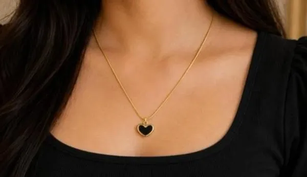 Gold_Tone_Black_Heart_Pendant_Necklace_For_Women