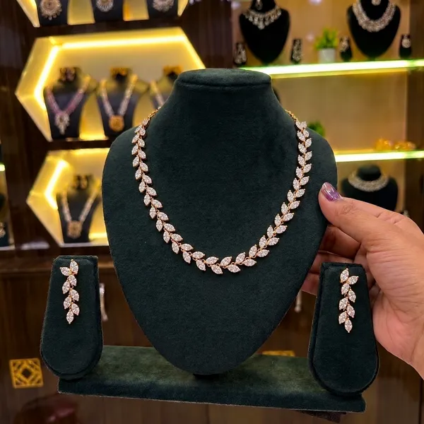 Gold_Tone_Stone_Studded_Necklace_And_Earrings_Set_For_Women
