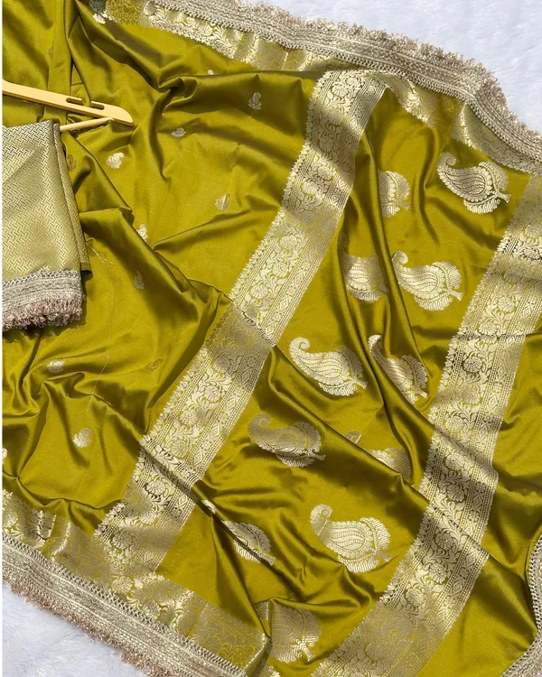 Banarasi_Katan_Silk_Khaddi_Buti_Saree_Pink