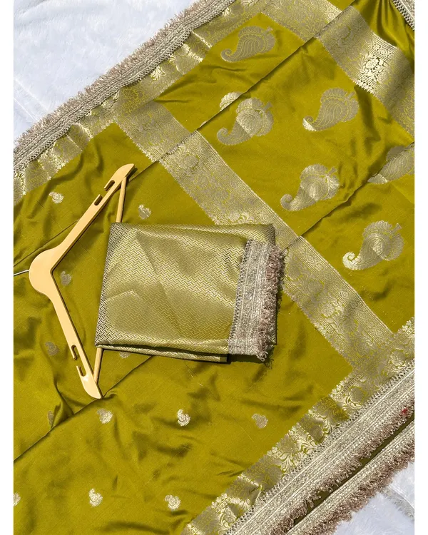 Banarasi_Katan_Silk_Khaddi_Buti_Saree_Pink