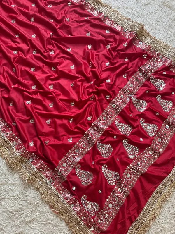 Sindoori_Mirror_Embellished_Banarasi_Katan_Silk_Saree_Royal_Red