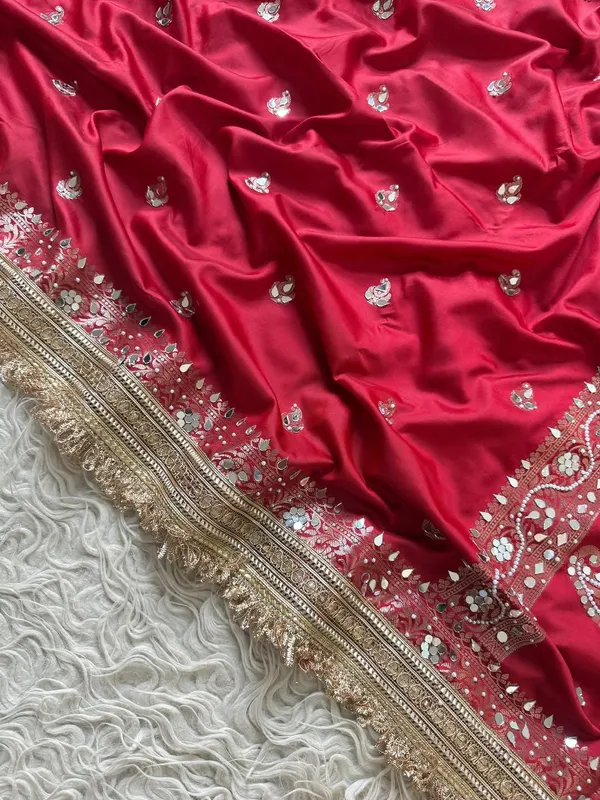 Sindoori_Mirror_Embellished_Banarasi_Katan_Silk_Saree_Royal_Red