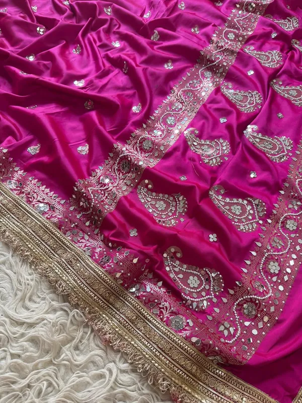 Sindoori_Mirror_Embellished_Banarasi_Katan_Silk_Saree_Pink