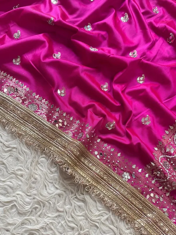 Sindoori_Mirror_Embellished_Banarasi_Katan_Silk_Saree_Pink