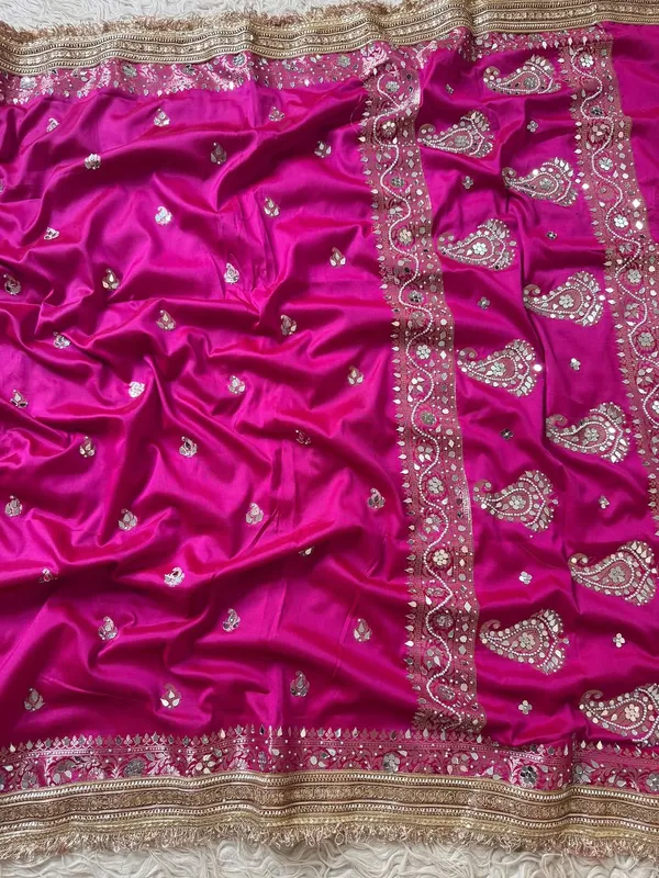 Sindoori_Mirror_Embellished_Banarasi_Katan_Silk_Saree_Pink