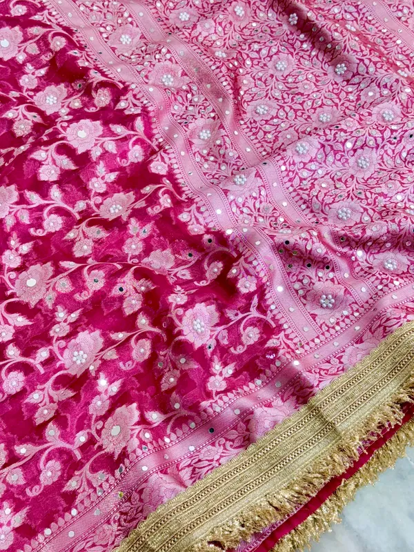 Gulab_Jaal_Mirror_Work_Banarasi_Saree_With_Heavy_Lace_Border_Pink