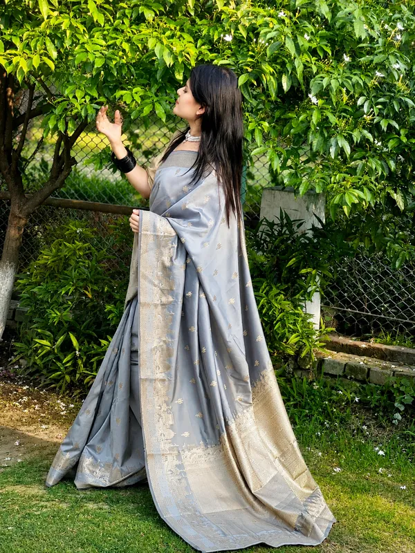 Kashi_Ghat_Banarasi_Silk_Saree_Grey