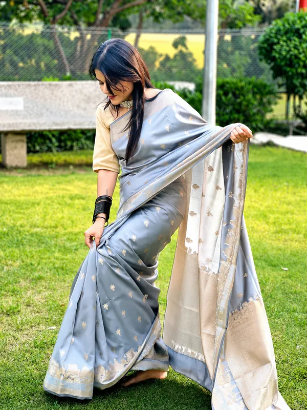 Kashi_Ghat_Banarasi_Silk_Saree_Grey