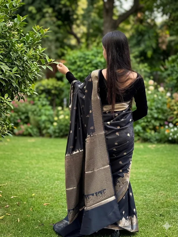 Kashi_Ghat_Banarasi_Silk_Saree_Black