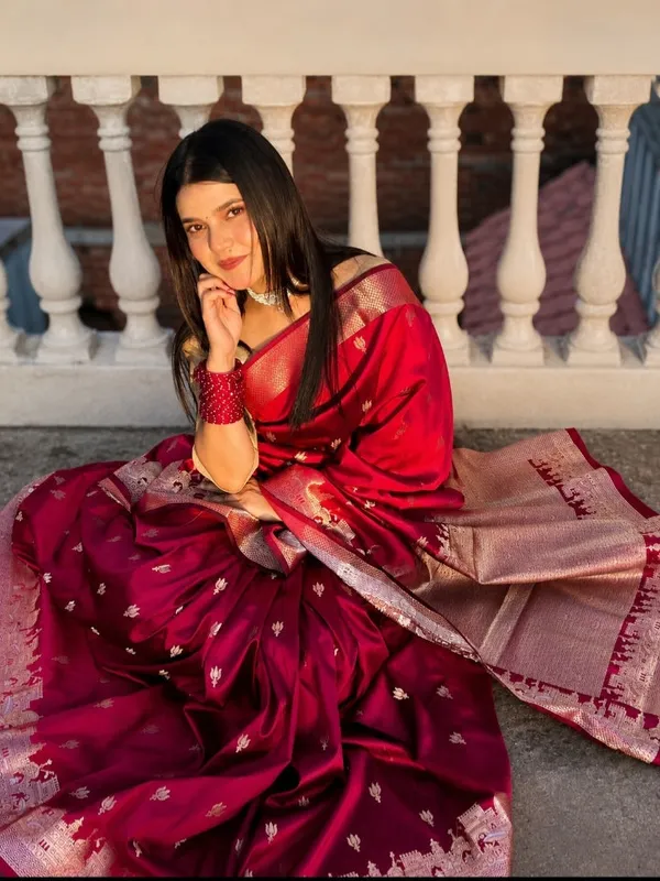 Kashi_Ghat_Banarasi_Silk_Saree_Royal_Red