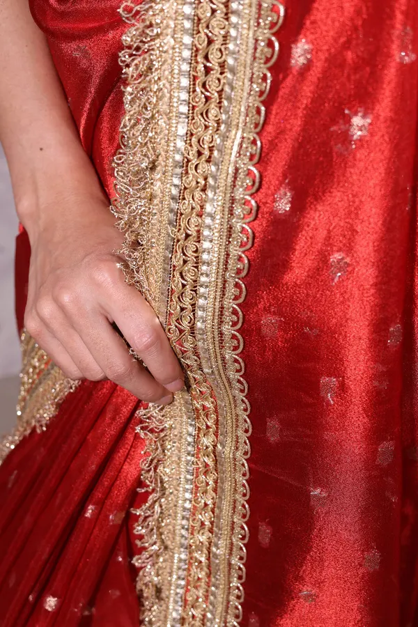 Red_Banarasi_Tissue_Silk_Saree_With_Luxury_Lace_Border