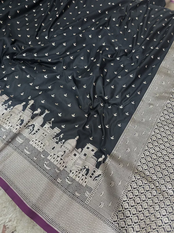 Mashru_Katan_Silk_Ghat_Border_Banarasi_Saree_Black