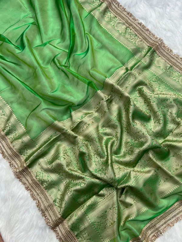 Gulab_Border_Banarasi_Tissue_Silk_Saree_Green