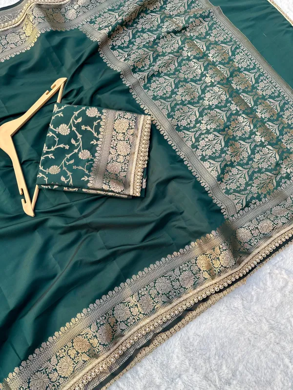 Premium_Banarasi_Silk_Saree_With_Heavy_Zari_Border_Pearl_Lace_Work_Emerald