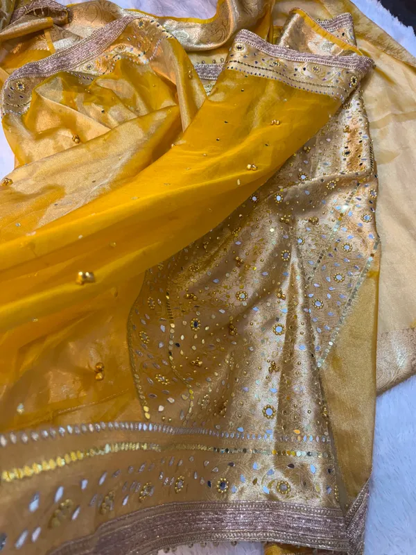 Viral_Banarasi_Soft_Tissue_Silk_Ghunghroo_Saree_With_Heavy_Lace_Attached_Yellow