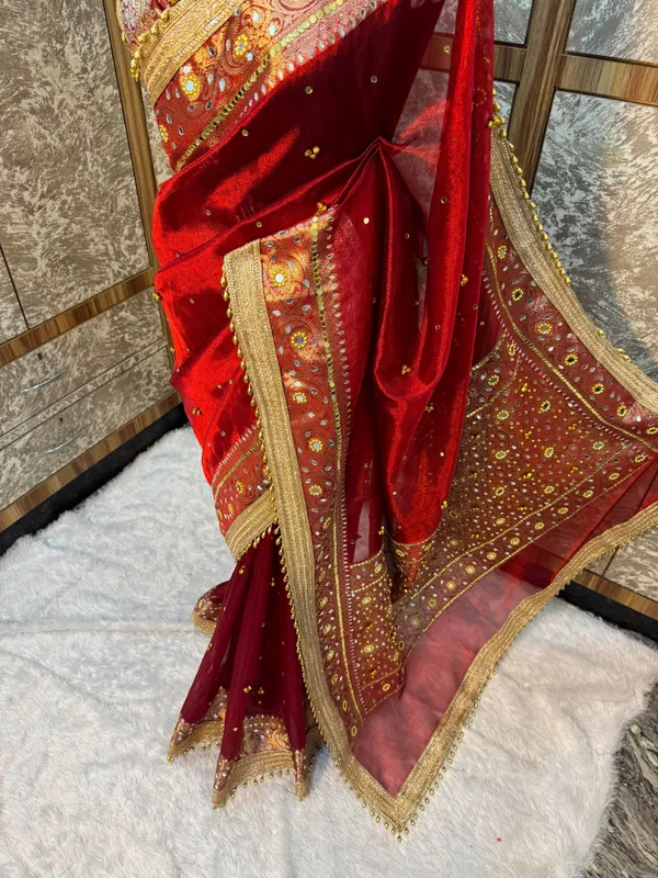 Viral_Banarasi_Soft_Tissue_Silk_Ghunghroo_Saree_With_Heavy_Lace_Attached_Maroon