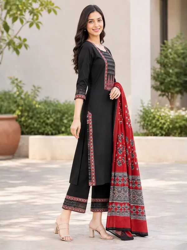 Black_Pure_Cotton_Kurta_Set_3_Piece_For_Women