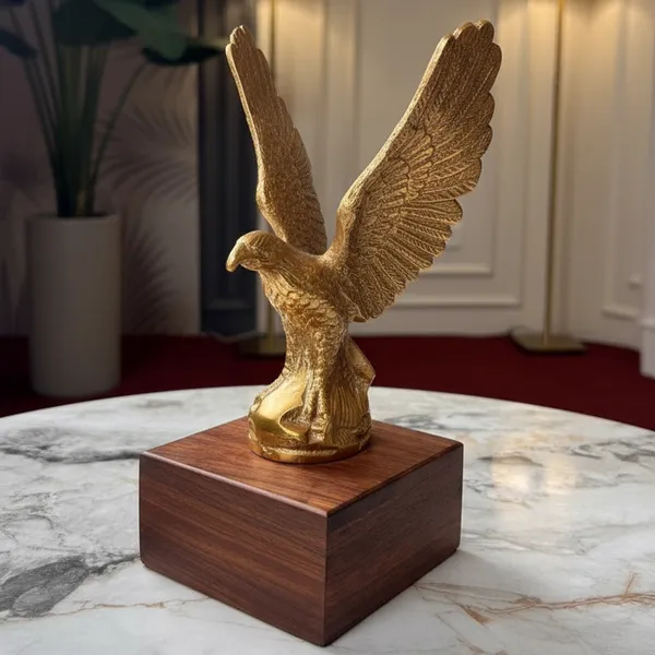Money_Eagle_Statue
