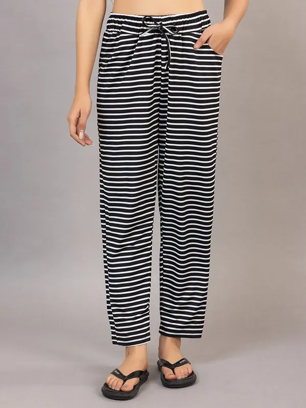 XENIOS_Women_Pyjama