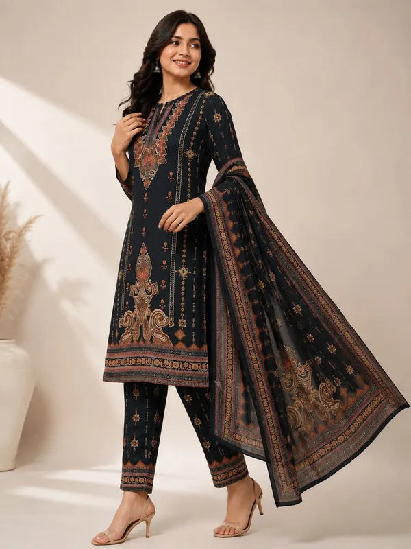 XENIOS_Printed_Kurta,_Palazzo_&_Dupatta_Set