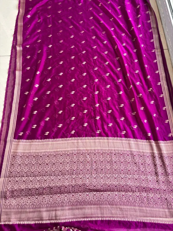Magenta_Woven_Saree_For_Women