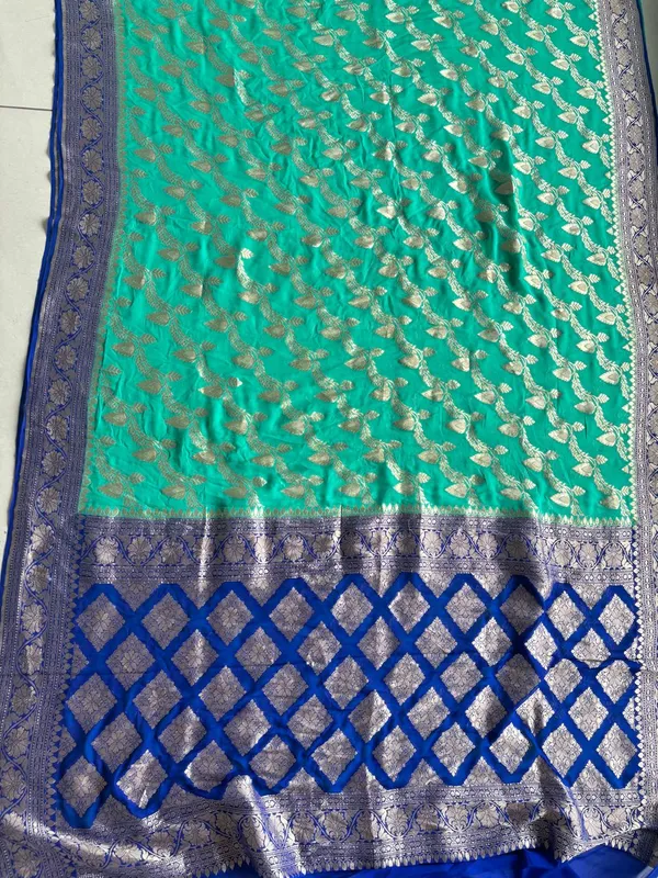 Green_Woven_Zari_Saree_for_Women