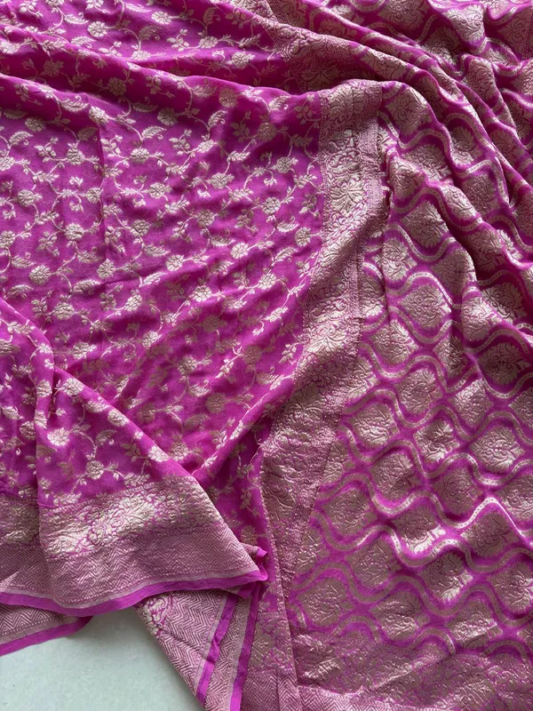 Magenta_Silk_Woven_Saree_for_Women